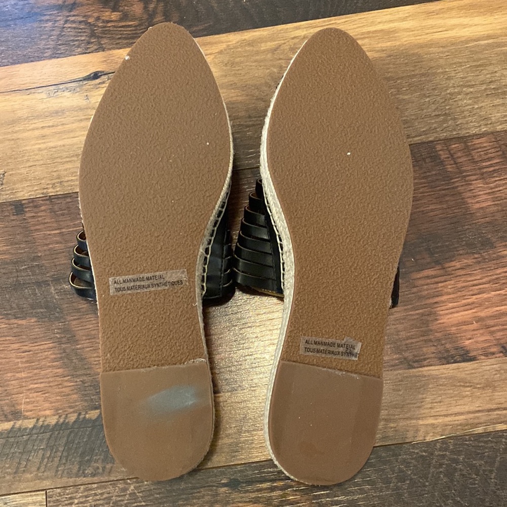NWOT Susina slip on shoes size 9.5 - Picture 3 of 3